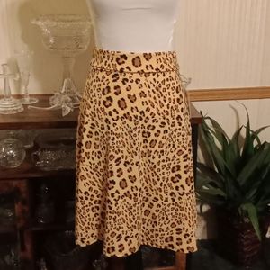 LuLaRoe leopard print skirt . Banded waist . NWT